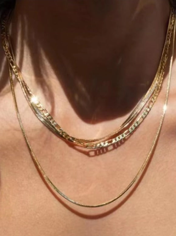 FeeGaro Necklace and Earrings Set