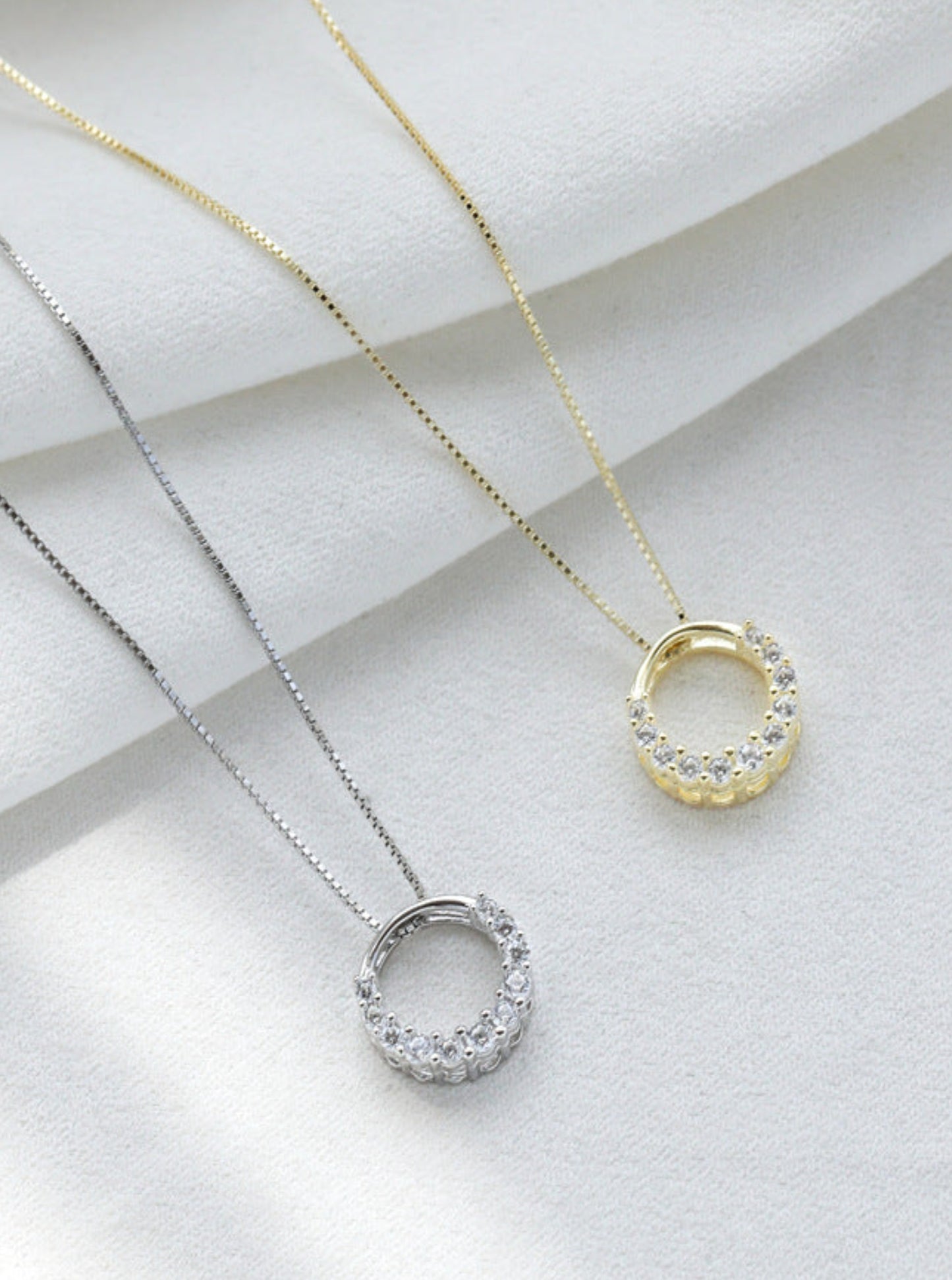 18K Circular Zircon Necklace