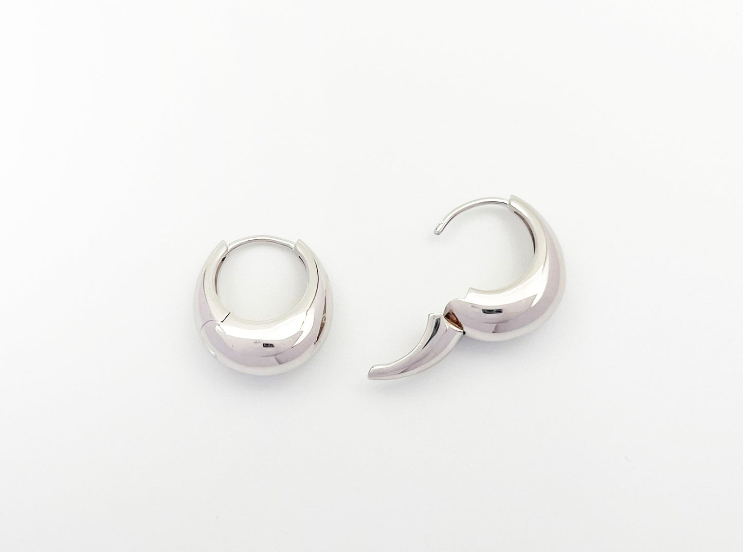 18K Huggie Hoop Earrings