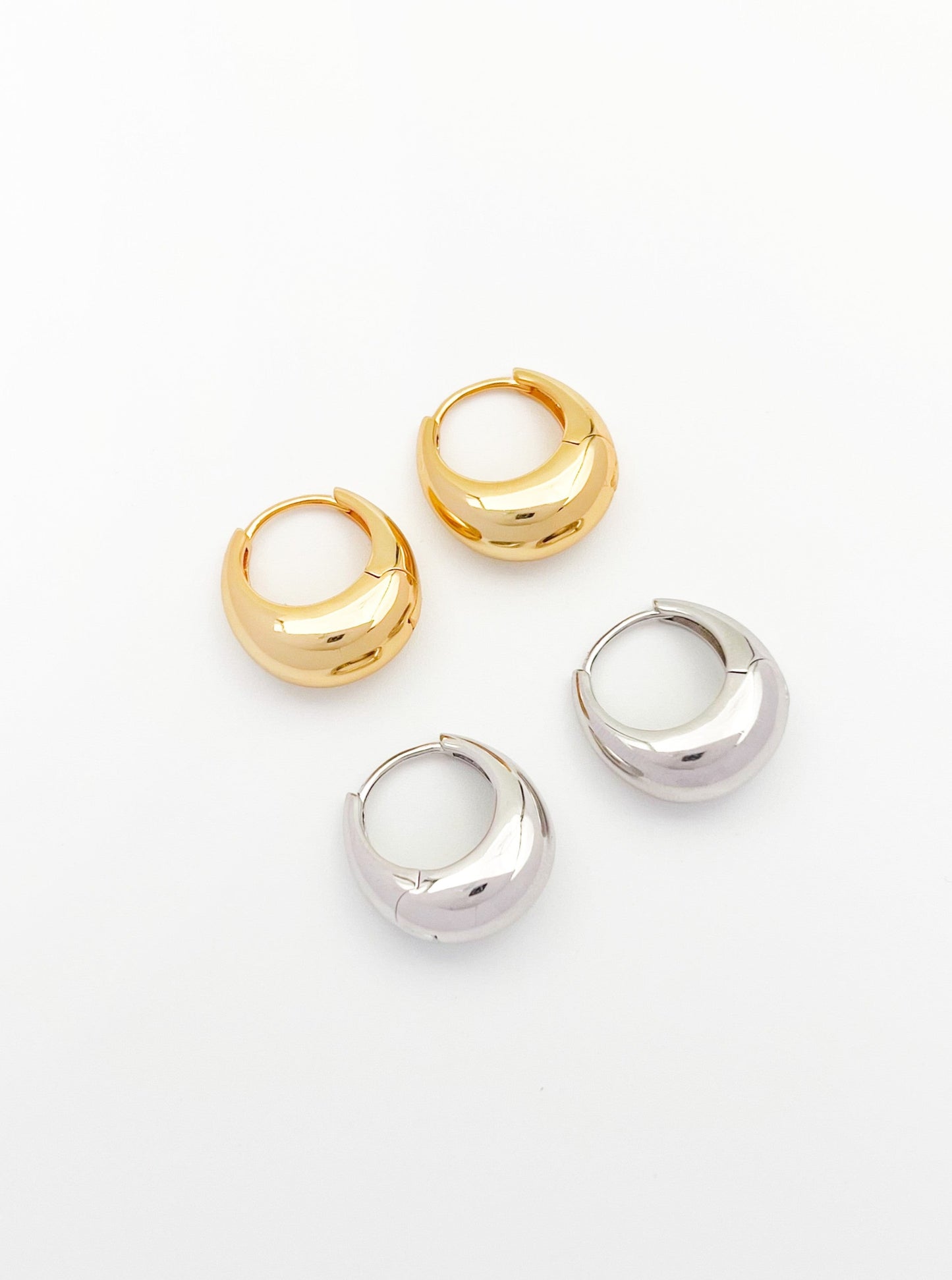 18K Huggie Hoop Earrings