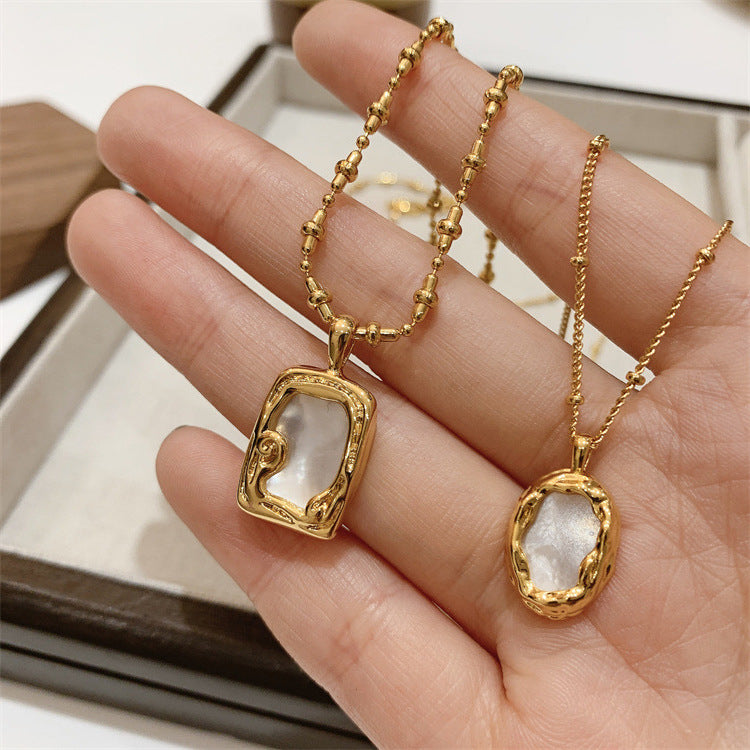 Shell Oval Necklace
