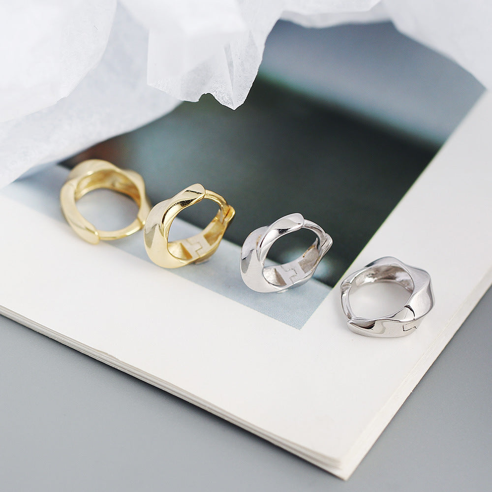 Simple Twist Hoops
