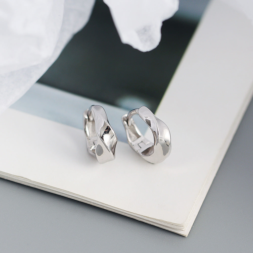 Simple Twist Hoops