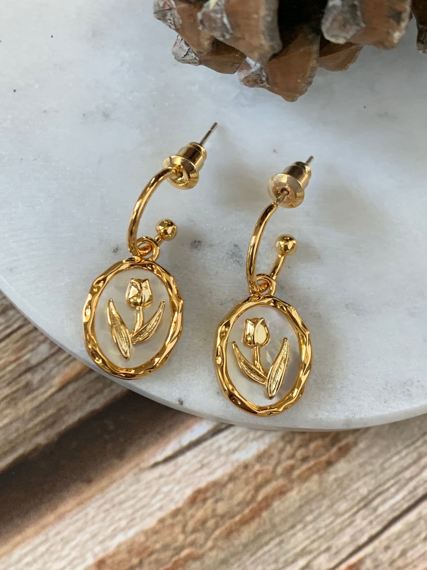 Tulip Shell Hooks