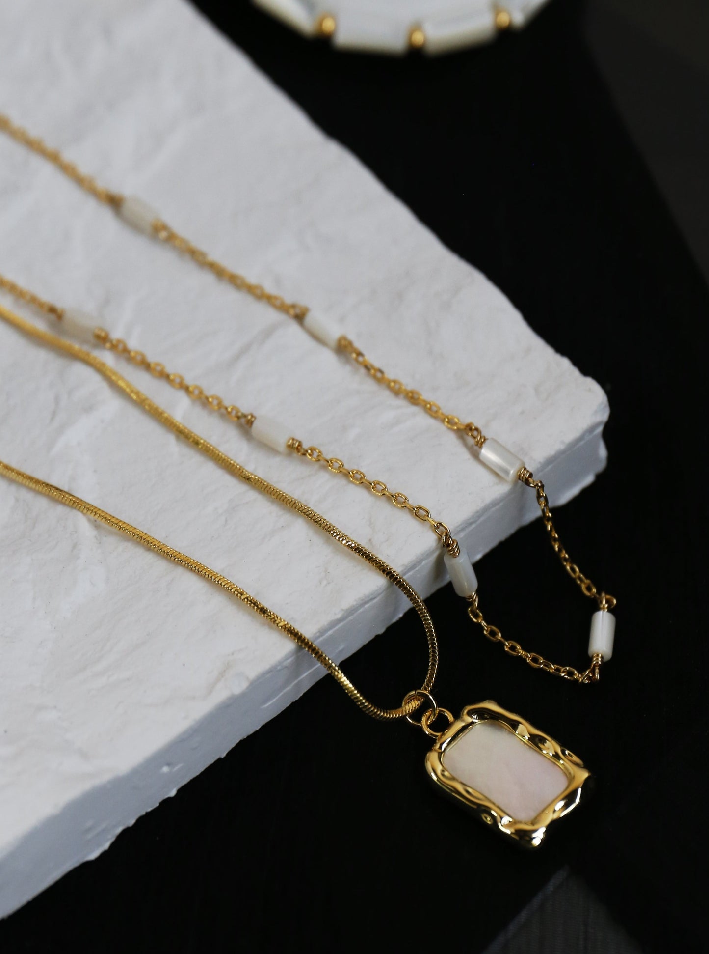 18K Interval Mother-of-pearl Necklace