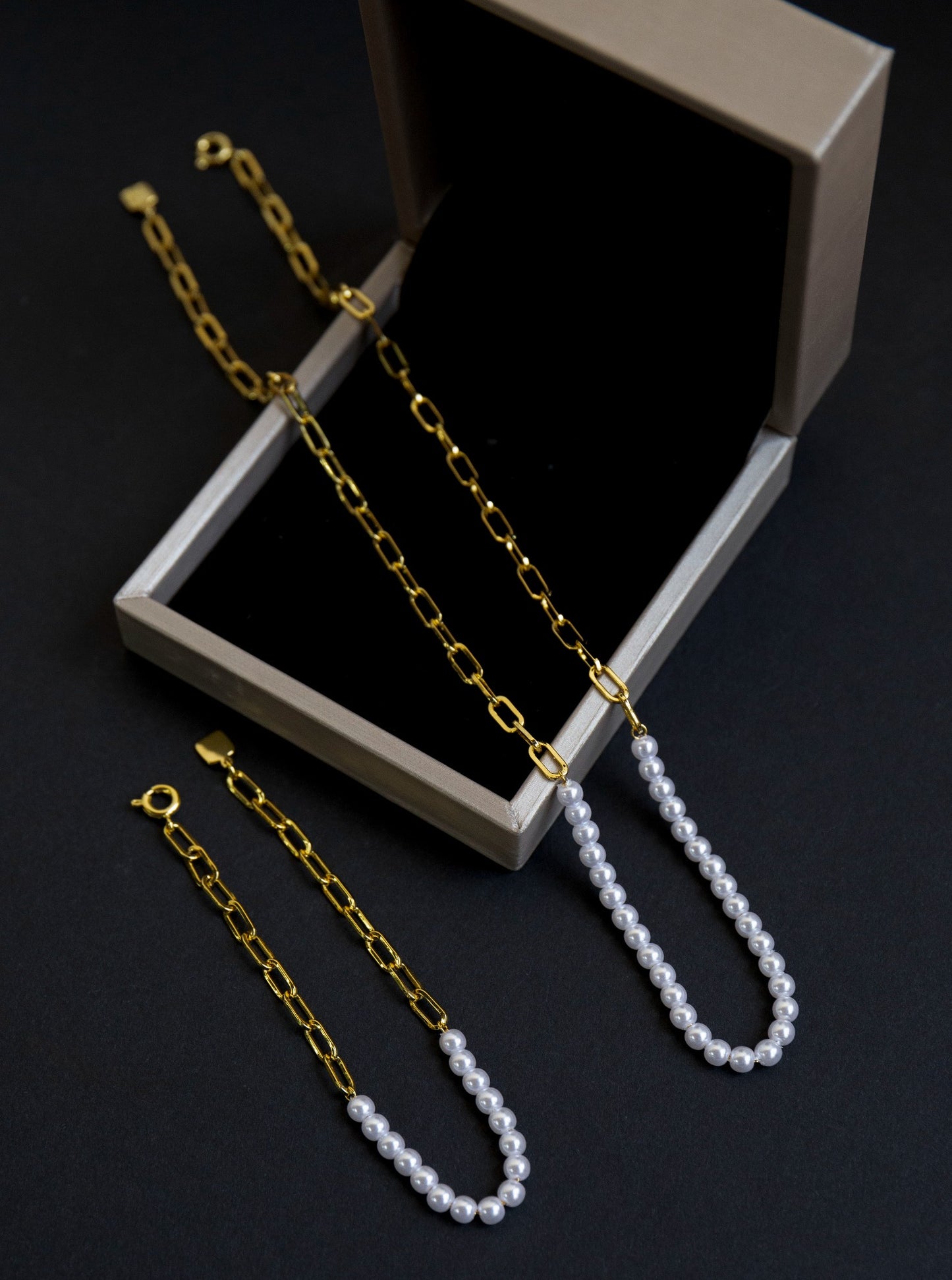 18K Chain and Pearl Bracelet