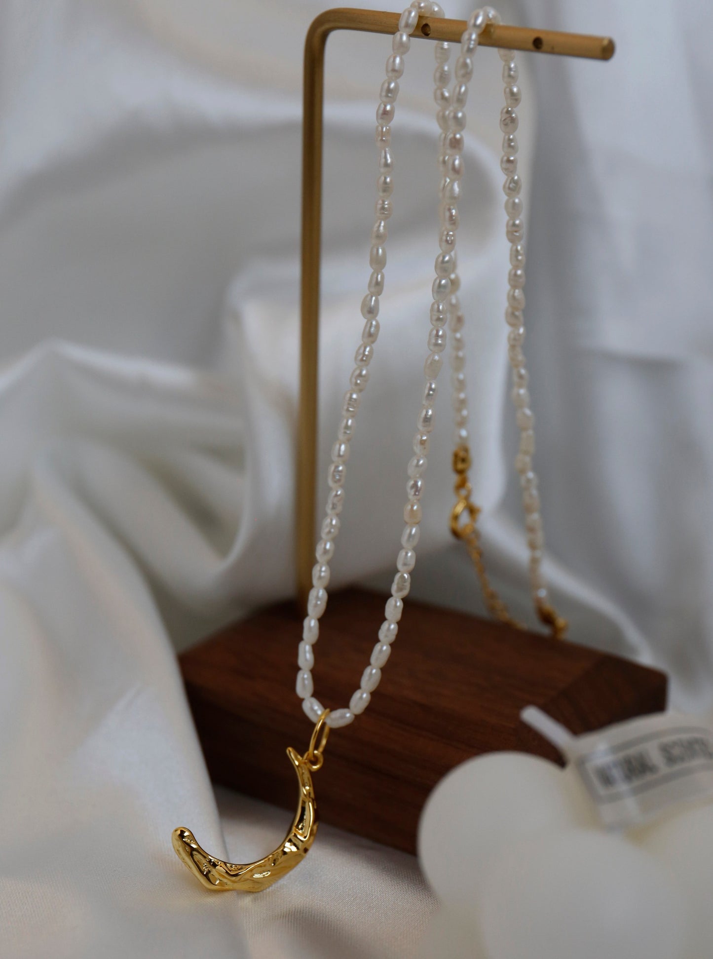 18K moon pearl necklace