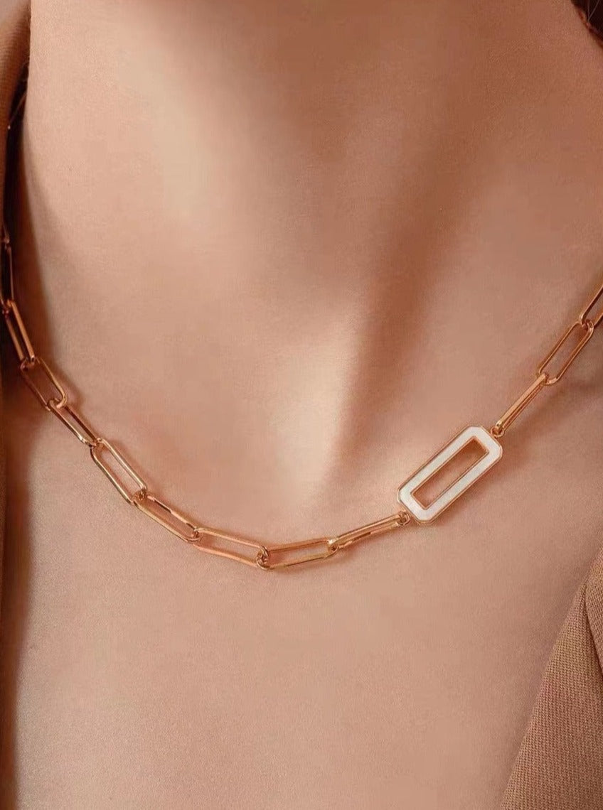 18K Classic White Pearl Clasp Necklace