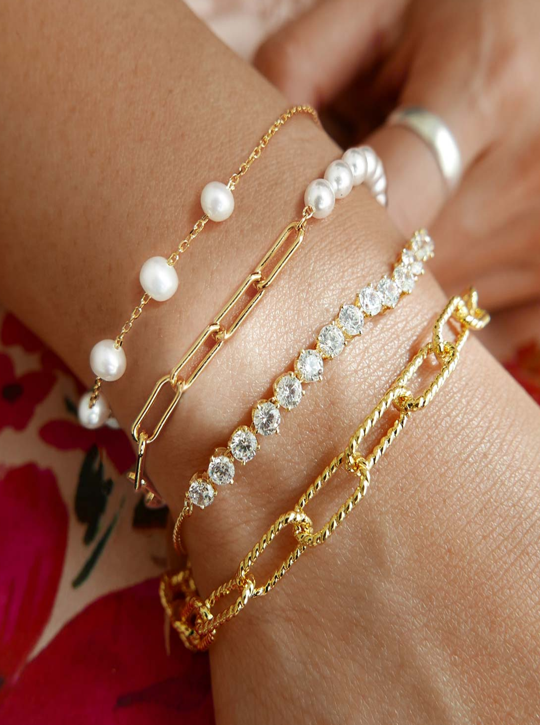 18K Chain and Pearl Bracelet