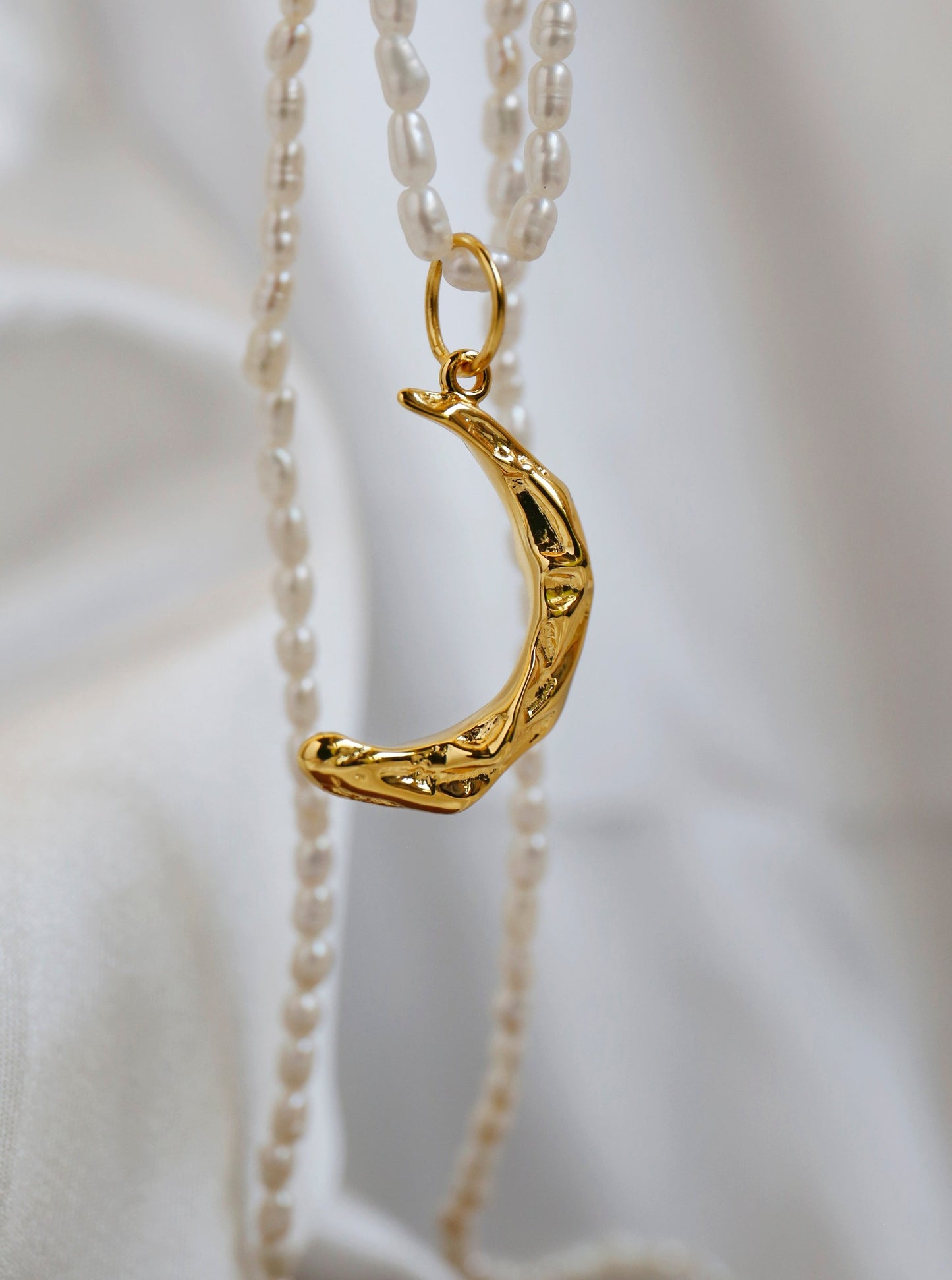18K moon pearl necklace