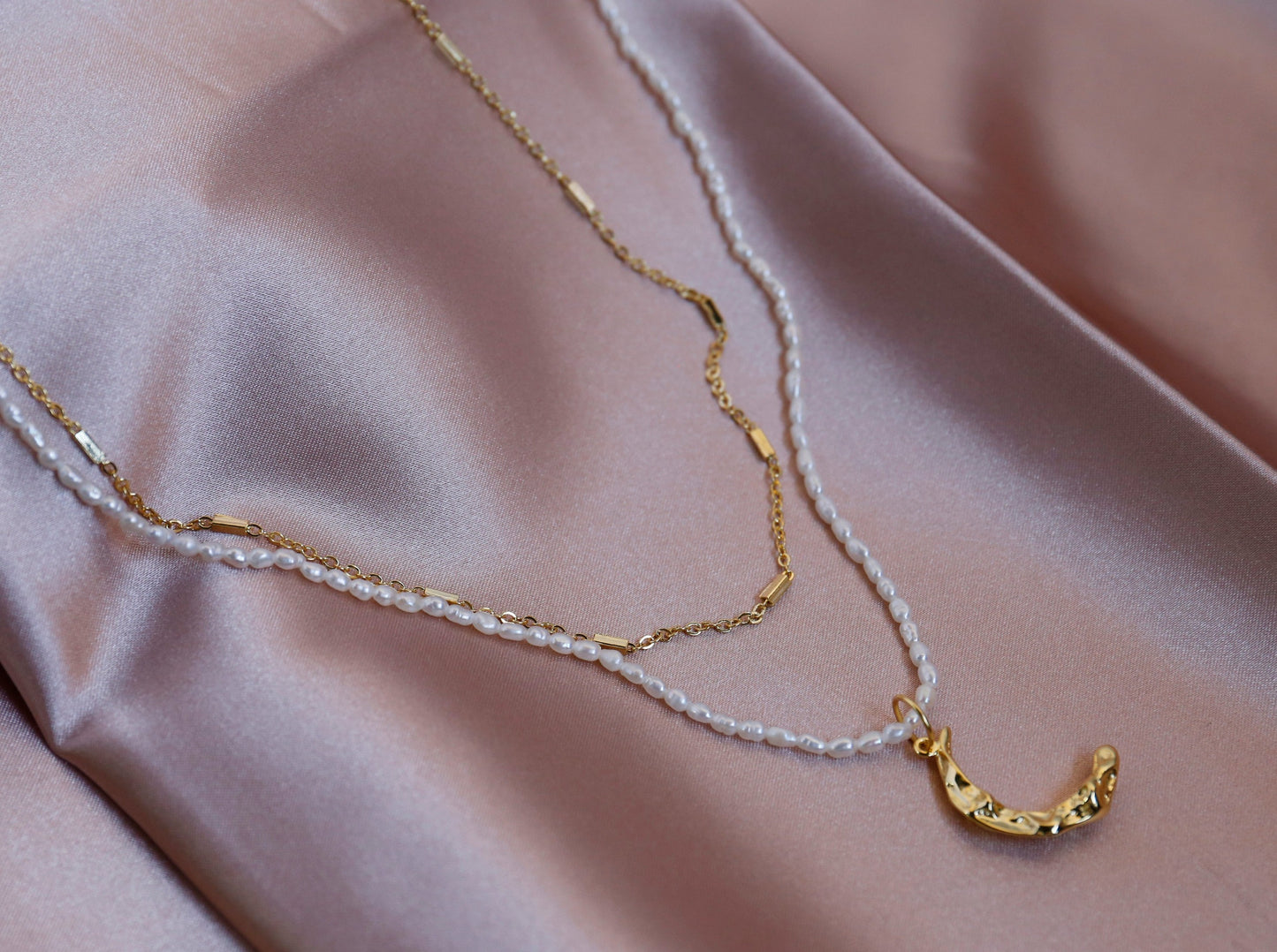 18K moon pearl necklace