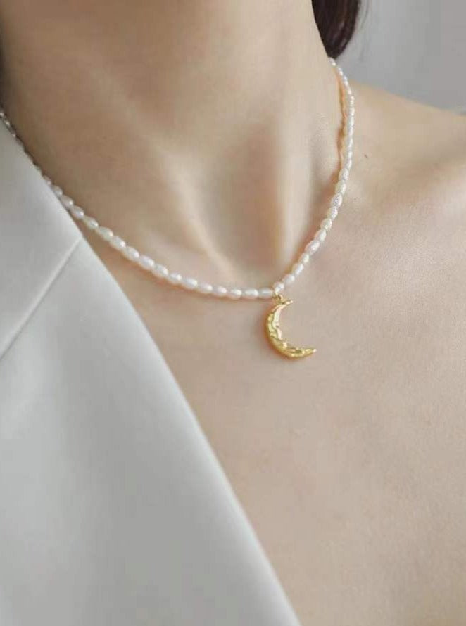 18K moon pearl necklace