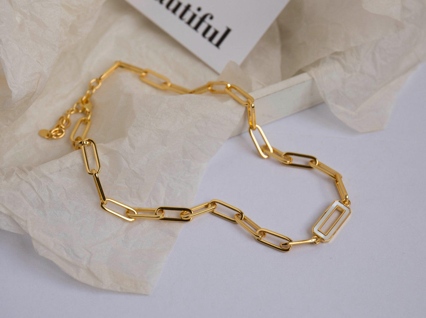 18K Classic White Pearl Clasp Necklace