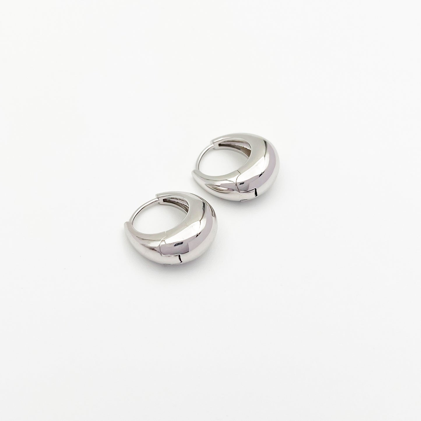 18K Huggie Hoop Earrings