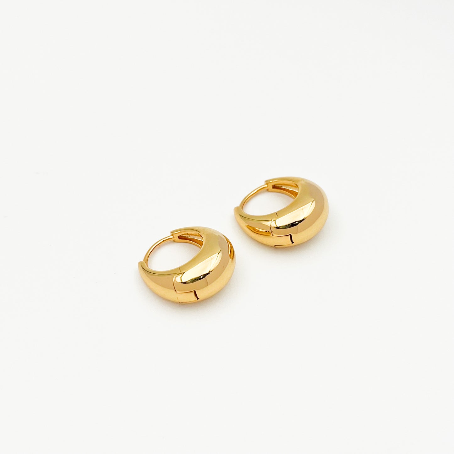 18K Huggie Hoop Earrings