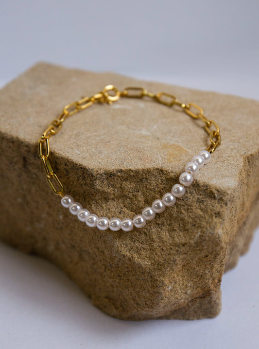 18K Chain and Pearl Bracelet